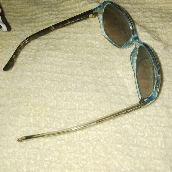 Von Zipper Sunglasses (WORN ONCE) - Picture 8 of 15